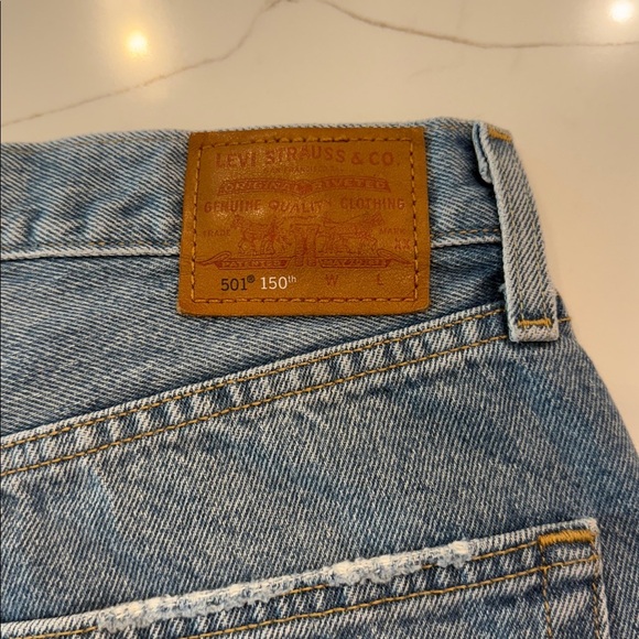 Levi's® Premium
501° 9OS PATCHWORK WOMEN'S SHORTS
Size 27 
Button fly - Picture 5 of 8